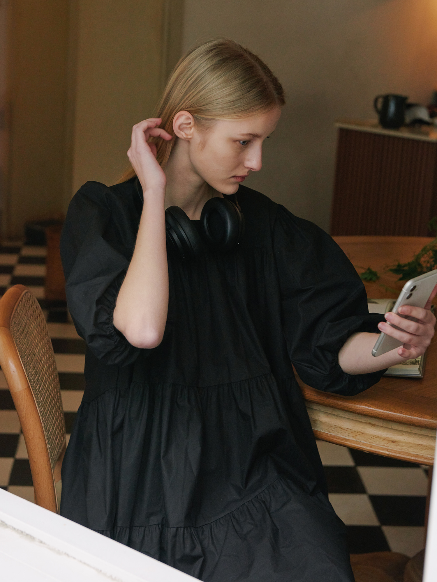volume sleeve  cotton dress (black)