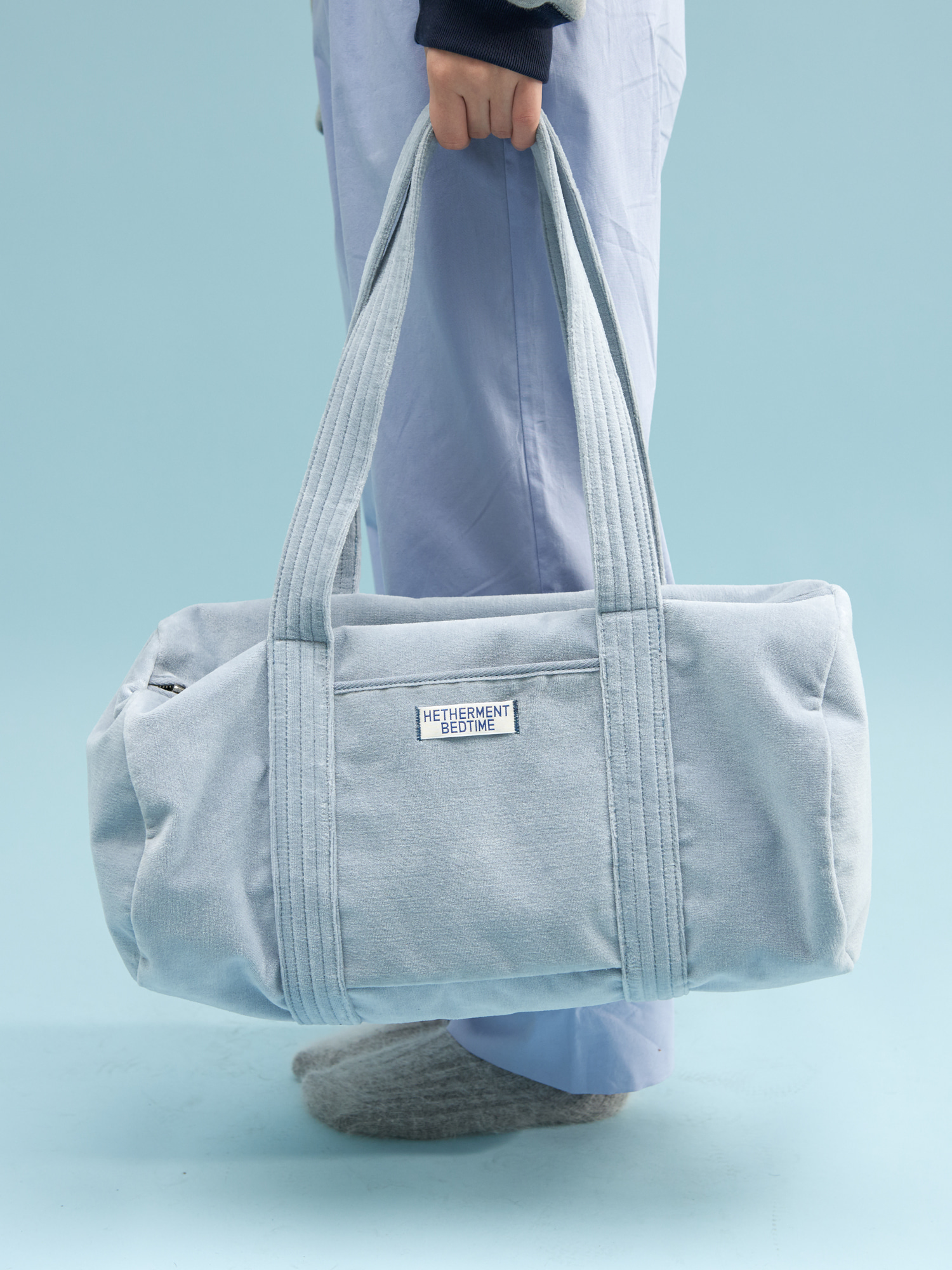 BEDTIME velour duffle bag (sky blue)